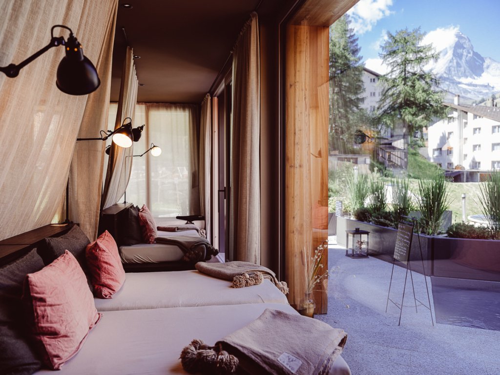 Relaxation beds at the CERVO Mountain Resort spa