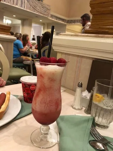 Disney Dining Plans: What's Included and How To Use Them 2