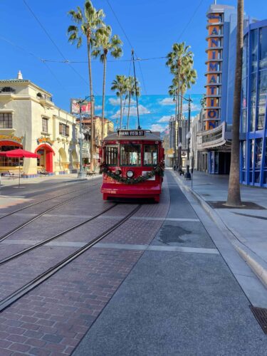 What is Open & Closed at the Disneyland Resort? 4