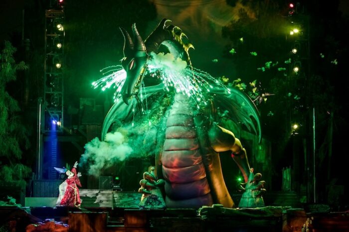 Exciting Entertainment Returns To Disneyland Resort In 2022! 5 Fantasmic