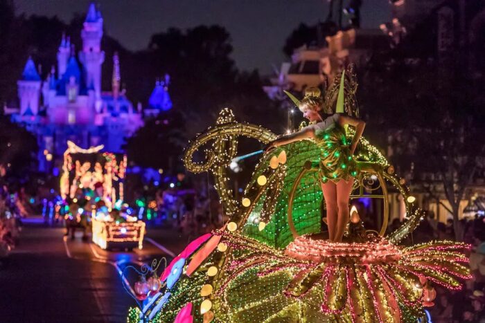 Exciting Entertainment Returns To Disneyland Resort In 2022! 4 Main Street Electrical Parade