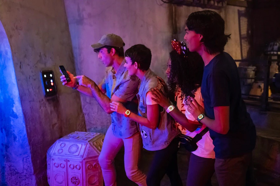 Interact With Disney Magic In New Ways With MagicBand+ And Hey Disney! 3 Star Wars
