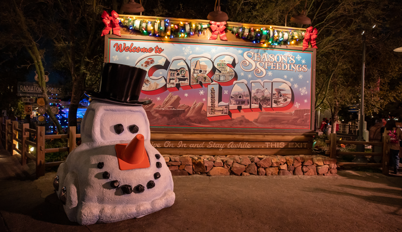 The Holiday Season Returns to the Disneyland Resort November 11 4 The Holiday Season Returns to the Disneyland Resort November 11 4