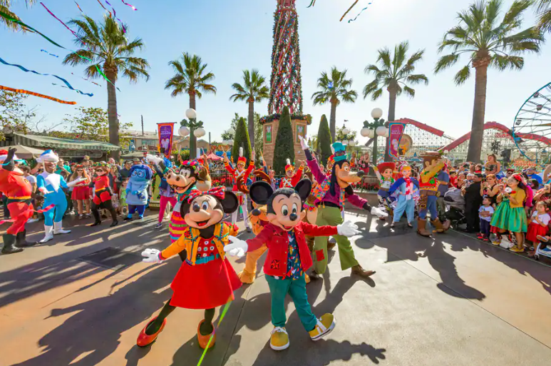 Merry Magic Coming to the Disneyland Resort during the Holidays 2 Merry Magic Coming to the Disneyland Resort during the Holidays 2