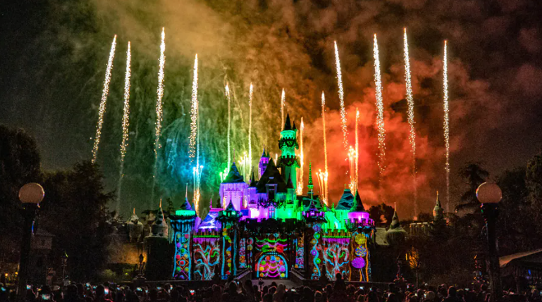 Merry Magic Coming to the Disneyland Resort during the Holidays 3 Merry Magic Coming to the Disneyland Resort during the Holidays 3