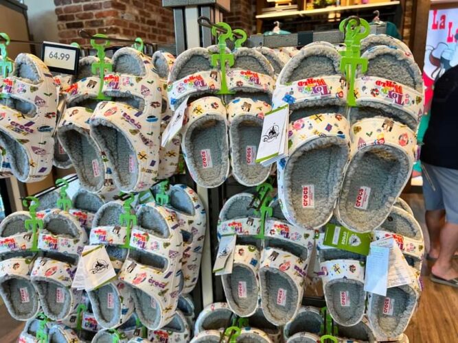 Disney Delivers With The Holiday Merchandise At Disney World And ShopDisney! 19 Holiday merchandise