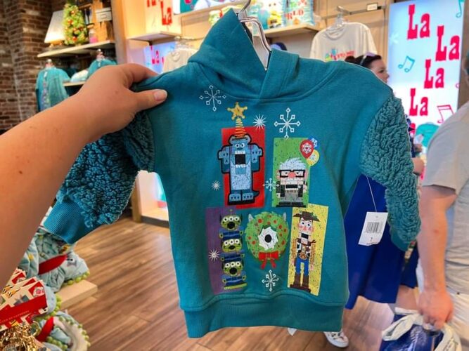 Disney Delivers With The Holiday Merchandise At Disney World And ShopDisney! 18 Holiday merchandise