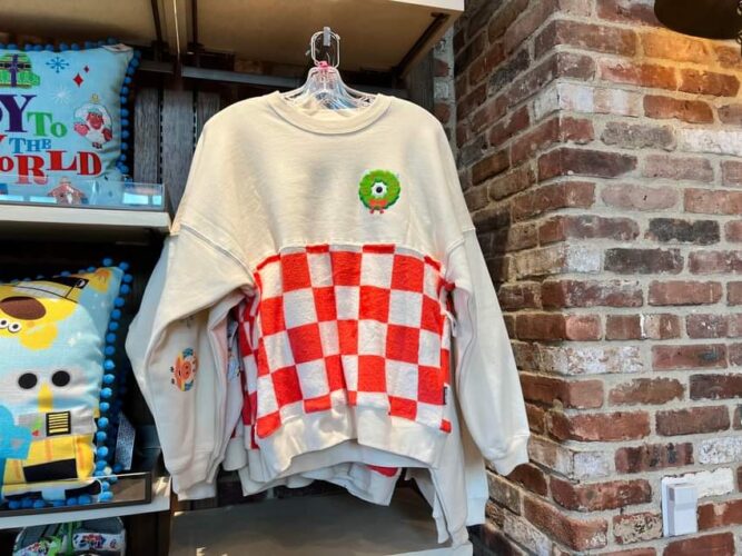Disney Delivers With The Holiday Merchandise At Disney World And ShopDisney! 15 Holiday merchandise