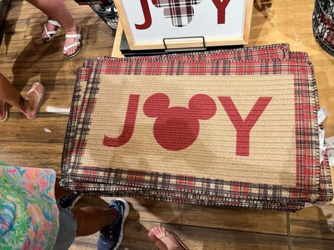 Disney Delivers With The Holiday Merchandise At Disney World And ShopDisney! 5 Holiday merchandise