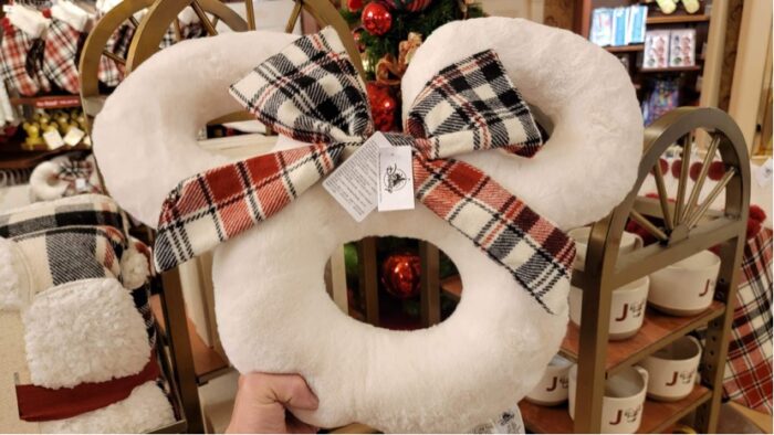 Disney Delivers With The Holiday Merchandise At Disney World And ShopDisney! 8 Holiday merchandise