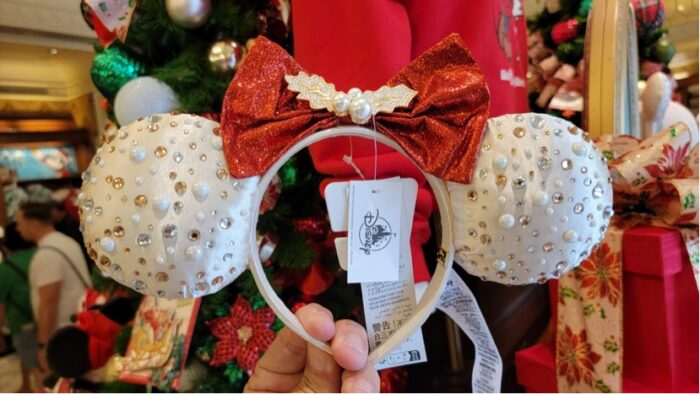 Disney Delivers With The Holiday Merchandise At Disney World And ShopDisney! 39 Holiday merchandise