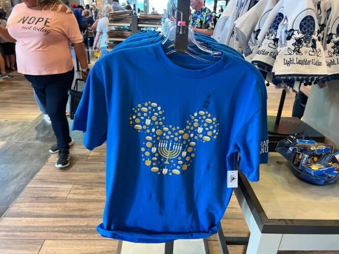 Disney Delivers With The Holiday Merchandise At Disney World And ShopDisney! 34 Holiday merchandise