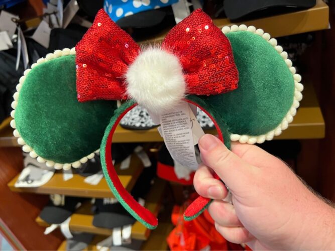 Disney Delivers With The Holiday Merchandise At Disney World And ShopDisney! 37 Holiday merchandise