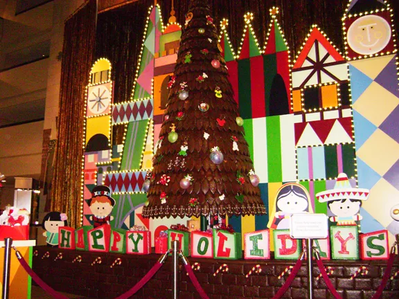 These 5 Disney Resorts Really Get into the Holiday Spirit! 3 These 5 Disney Resorts Really Get into the Holiday Spirit! 1