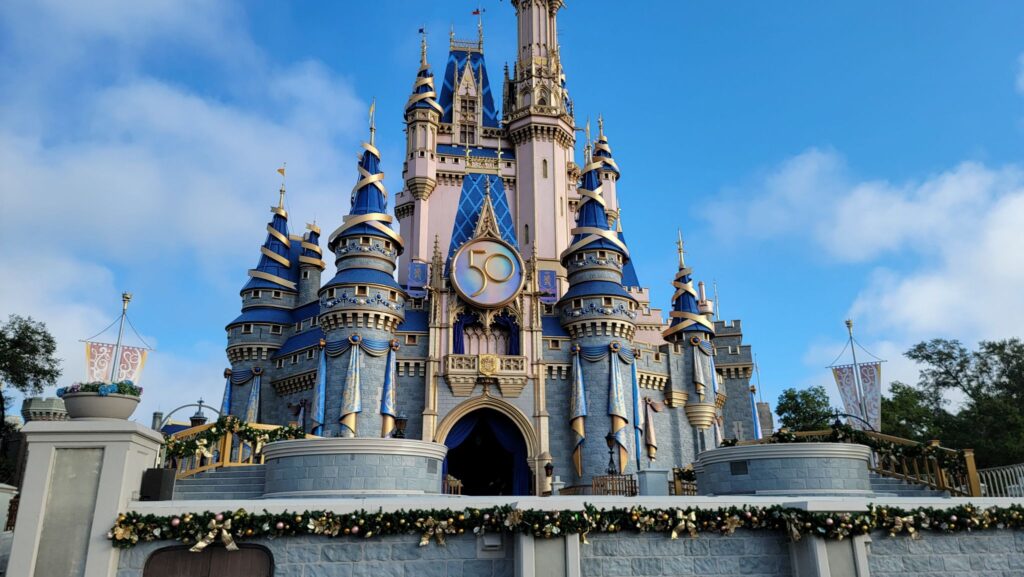 Holiday Decorations have arrived at Magic Kingdom Holiday Decorations have arrived at Magic Kingdom