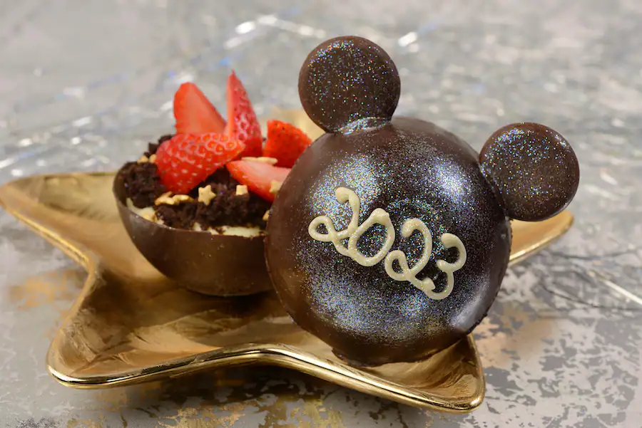 Ring In The New Year With These Disney Treats At Walt Disney World! 2 Disney Treats