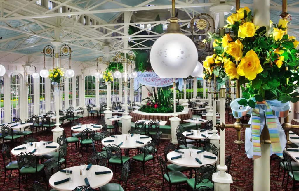 Ranking The Top 5 Character Meals at Walt Disney World 3 crystal palace