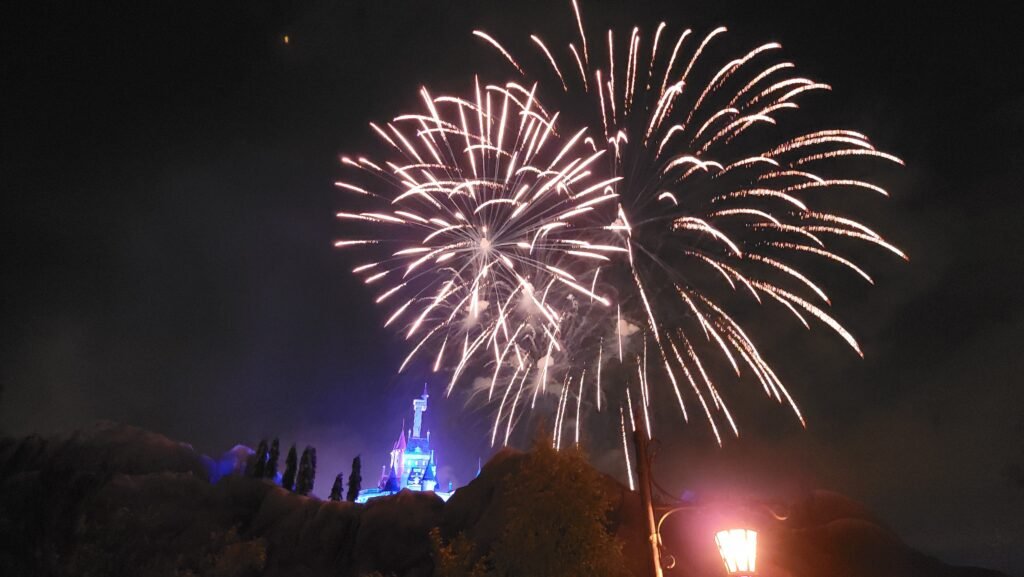 A Flavorful American Journey: Celebrate the 4th of July at Walt Disney World with Iconic American Eats 1 4th of july wdw cover