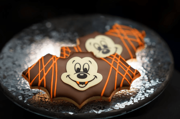 Delicious Halloween Eats and Treats at Disneyland Resort 2023 4 bat