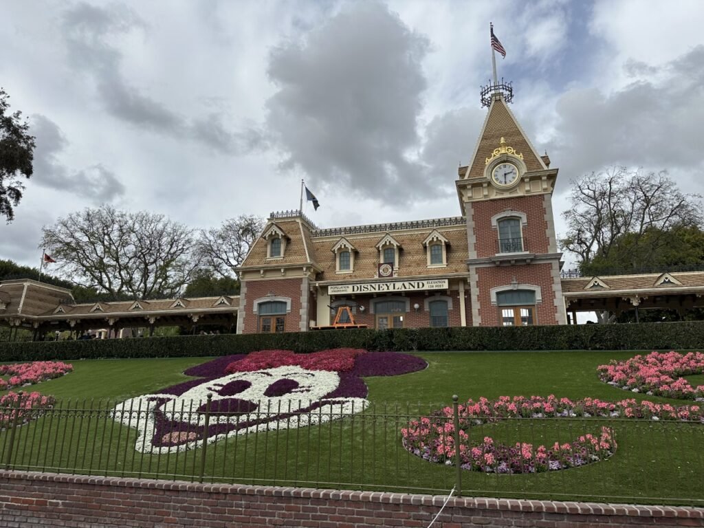 Book Your Magical 2024 Disneyland Vacation Today! 2 disneyland railroad