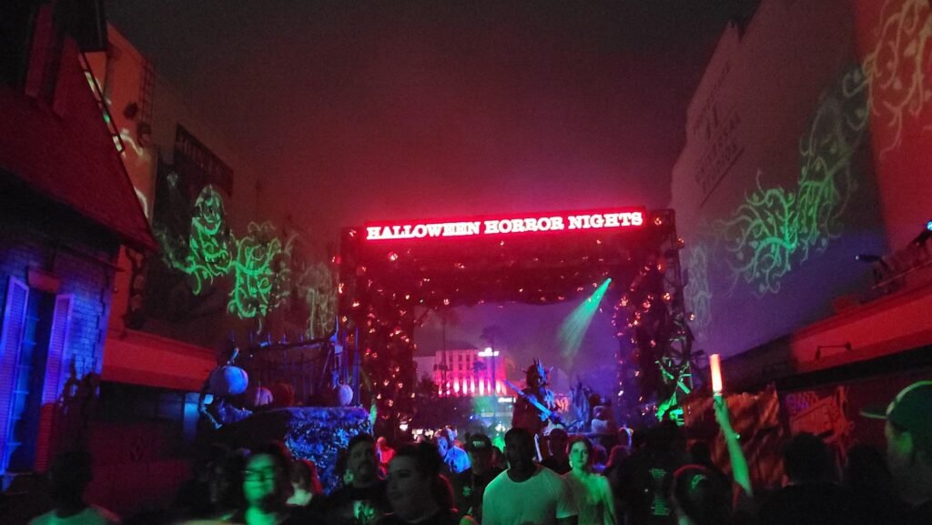 Comparing Mickey's Not-So-Scary Halloween Party and Universal Orlando Halloween Horror Nights: Which Halloween Event Is Right for You? 6 halloween horror nights 11