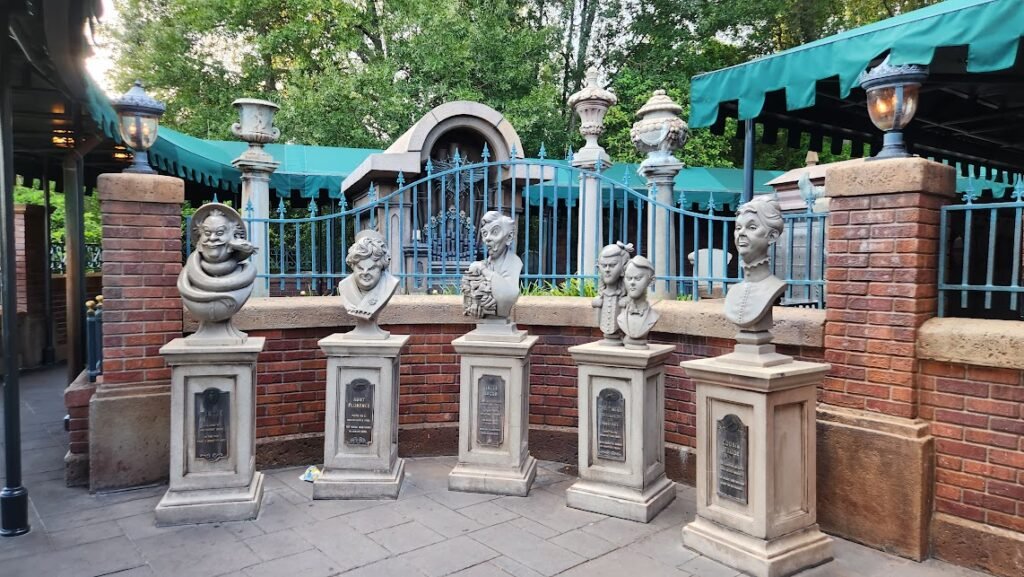 Top 5 Things Not To Miss at Mickey's Not So Scary Halloween Party 5 haunted mansion