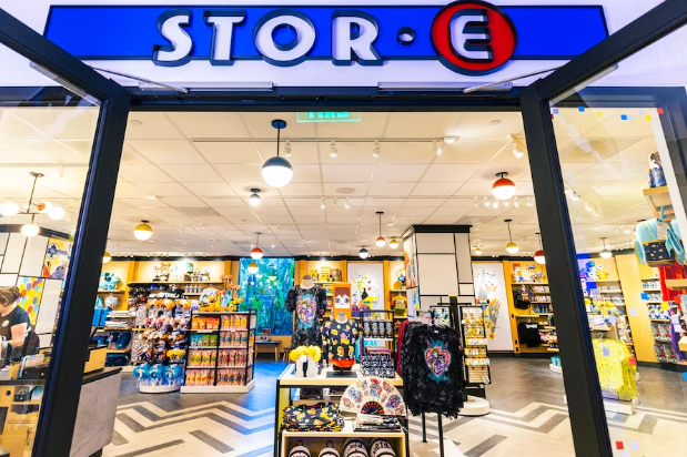 Guide to Pixar Place Hotel at Disneyland Resort 8 stor e