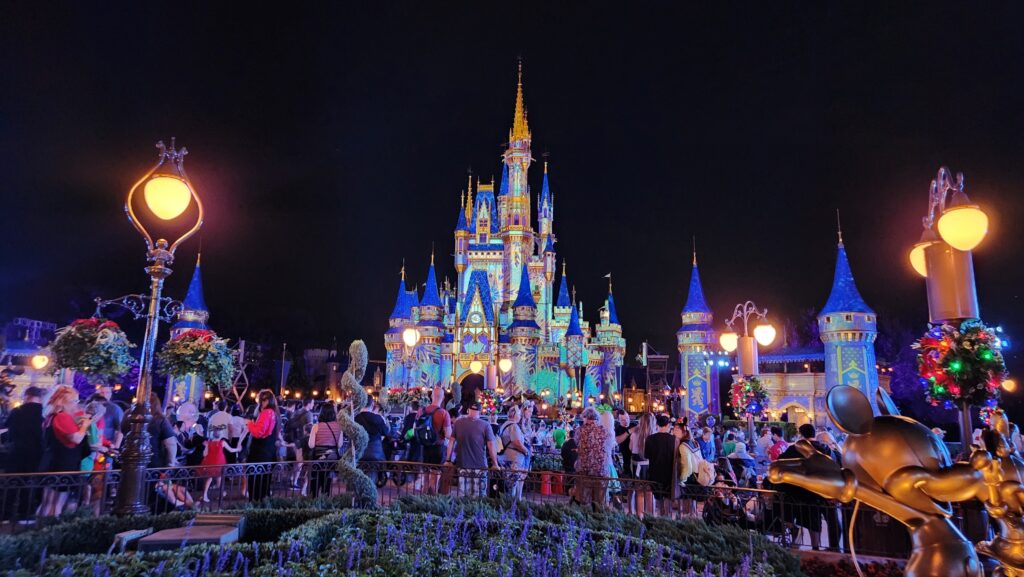 Mickey's Very Merry Christmas Party 2023 Review 2 20231109 211145