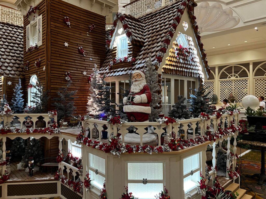 Ten Scrumptious Facts about the Grand Floridian Gingerbread House 9 395734609 900152998108065 900812048982210524 n 1