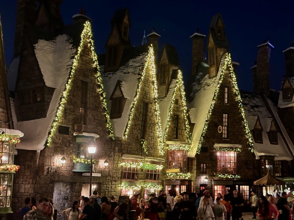 Tips for a Spending a Magical Christmas in the Wizarding World of Harry Potter at Universal Orlando Resort 1 universal holiday decorations hogsmeade 1 wizarding world of harry potter