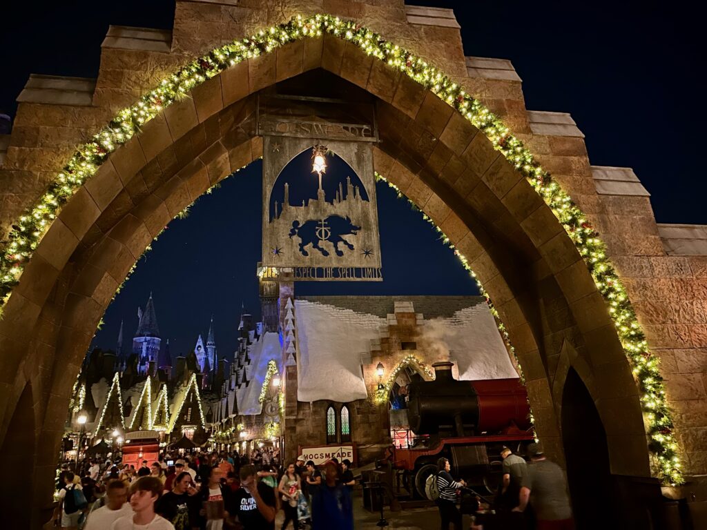 Tips for a Spending a Magical Christmas in the Wizarding World of Harry Potter at Universal Orlando Resort 3 universal holiday decorations hogsmeade 3