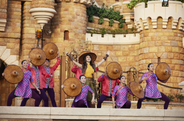 Guide to Celebrating Chinese New Year at Disney 15 raya