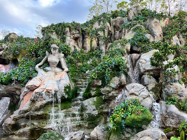 Characters you can see in the Fantasy Springs Rockwork 10 cinderella