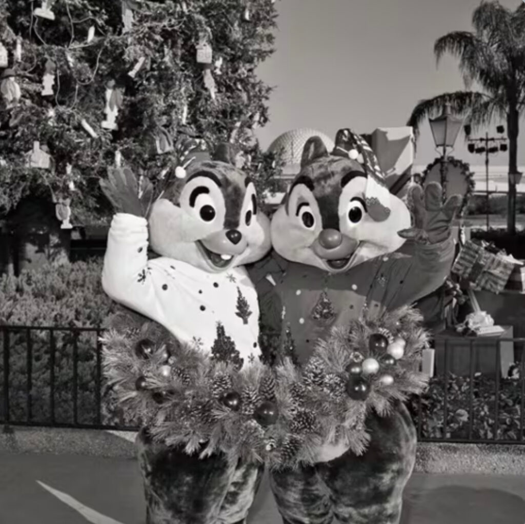 Unwrapping the Archives: 12 Rare Disney Photos to Kick Off Your Holiday Cheer! 10 12 Rare Disney Photos