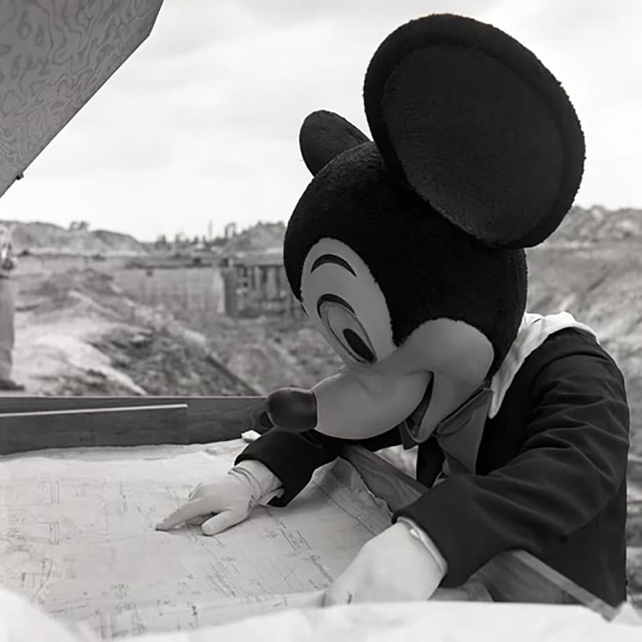 A Glimpse into History: 7 Rare Photos from Walt Disney World's Groundbreaking 4 mickey