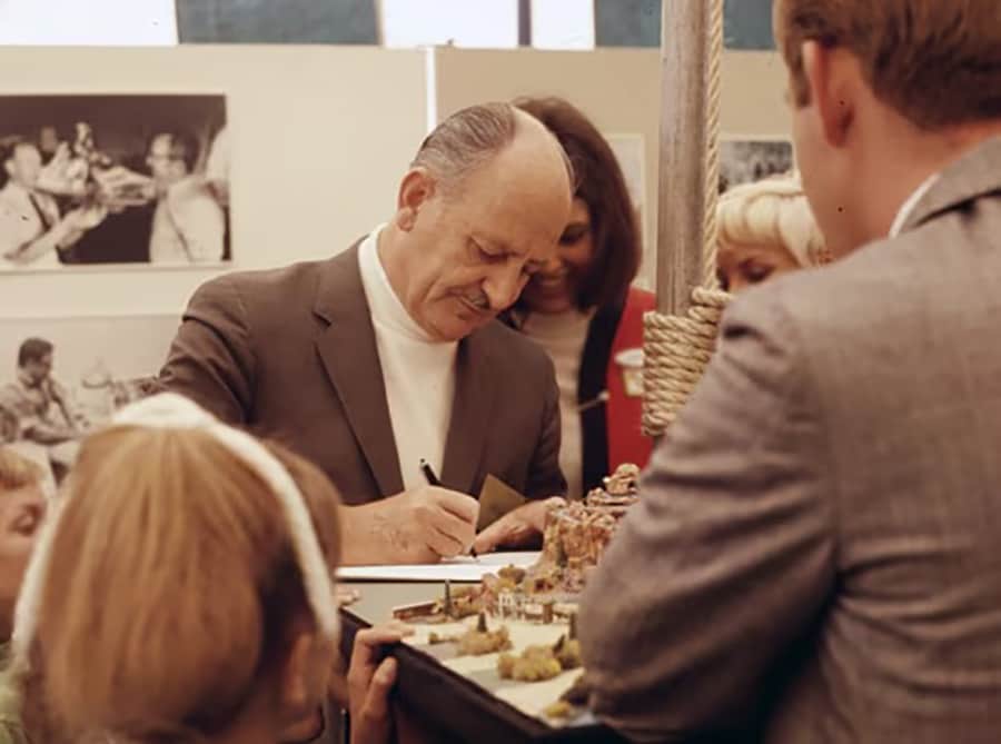 A Glimpse into History: 7 Rare Photos from Walt Disney World's Groundbreaking 6 sign