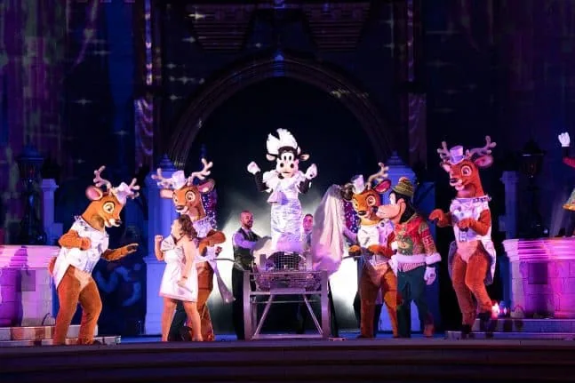 Mickey's Back! A Look at Walt Disney World's Returning & New Holiday Events (2024) 8 stage show