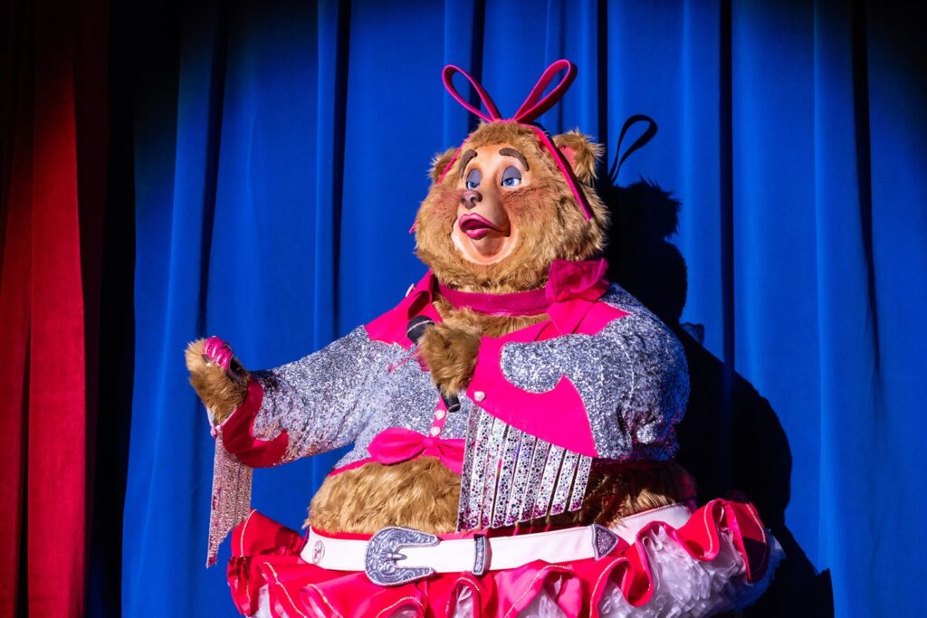 The Stars of the Show: A Guide to the Country Bear Musical Jamboree Cast 5 IMG 1345