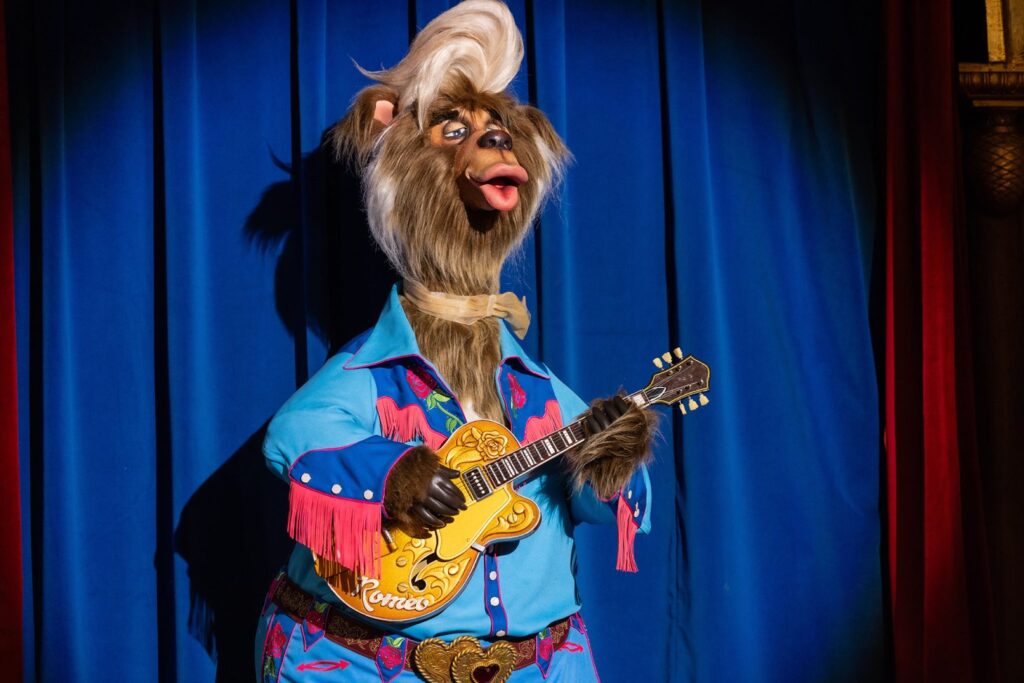 The Stars of the Show: A Guide to the Country Bear Musical Jamboree Cast 11 IMG 1351