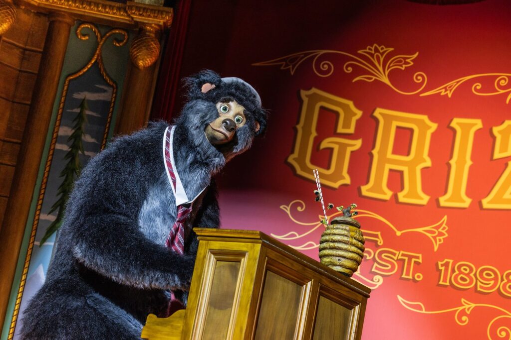 The Stars of the Show: A Guide to the Country Bear Musical Jamboree Cast 12 IMG 1353