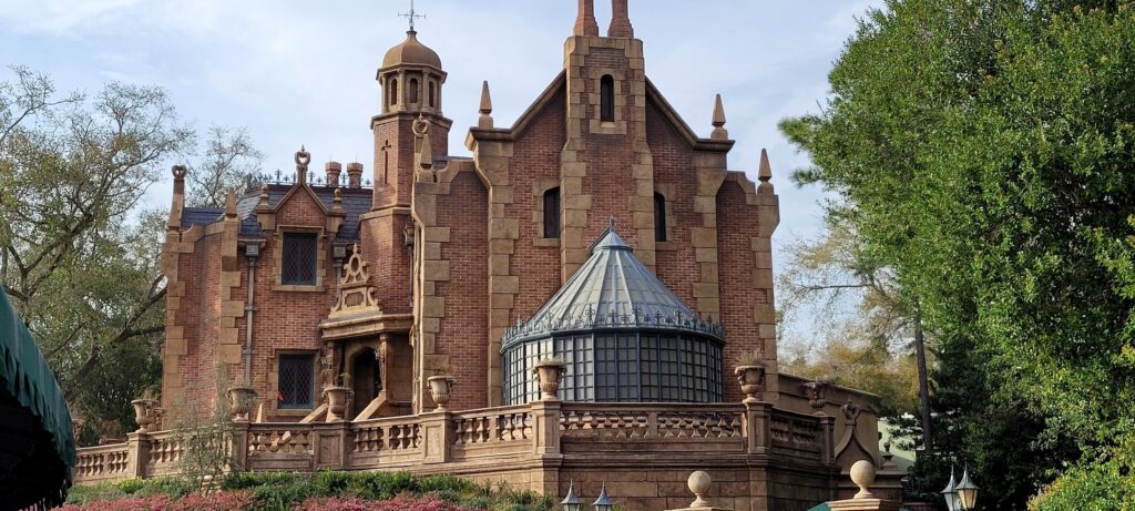 Unveiling the Secrets: Disney's Haunted Mansion's Eeriest Details 4 wdw haunted mansion