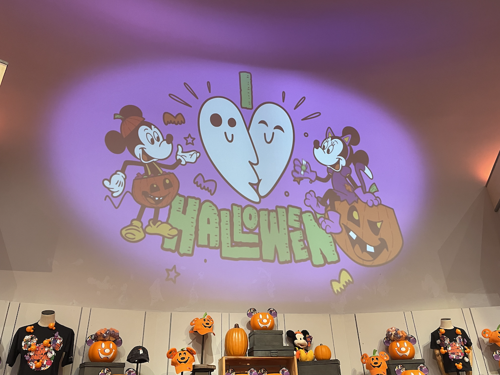 Comparing Mickey's Not-So-Scary Halloween Party and Universal Orlando Halloween Horror Nights: Which Halloween Event Is Right for You? 1 Halloween Walt Disney World 1