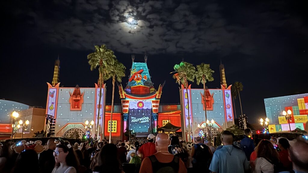 The Holidays Have Officially Arrived at Walt Disney World! 13 xmas18