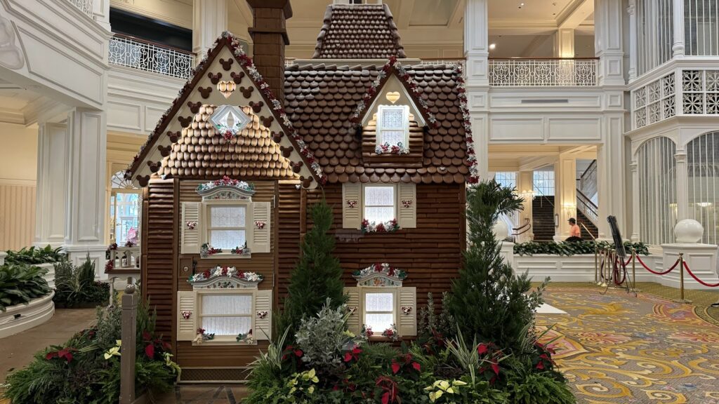 The Holidays Have Officially Arrived at Walt Disney World! 20 xmas28