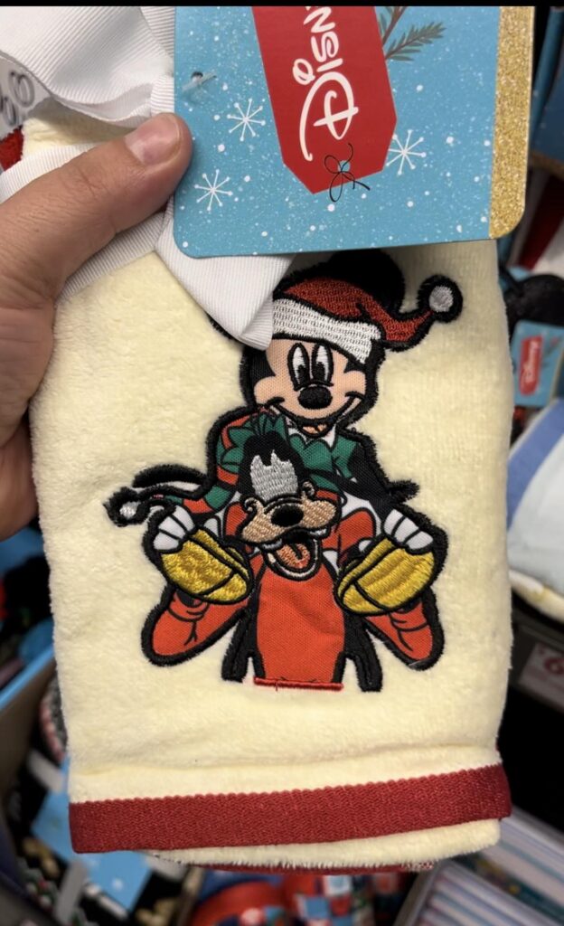 Aldi Adds Festive Cheer with Disney Christmas Home Goods 1 aldixmas3