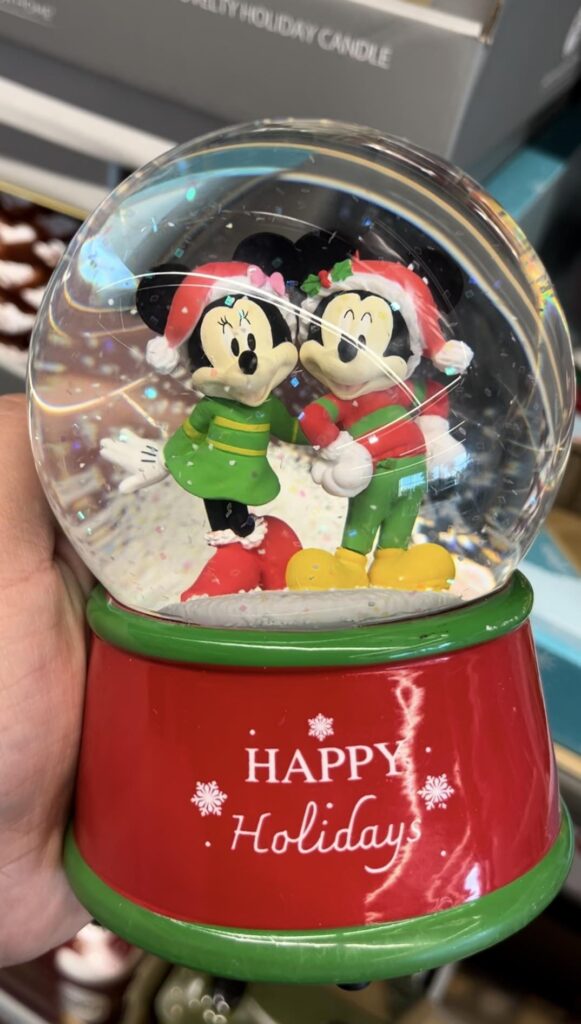 Aldi Adds Festive Cheer with Disney Christmas Home Goods 17 aldixmas7