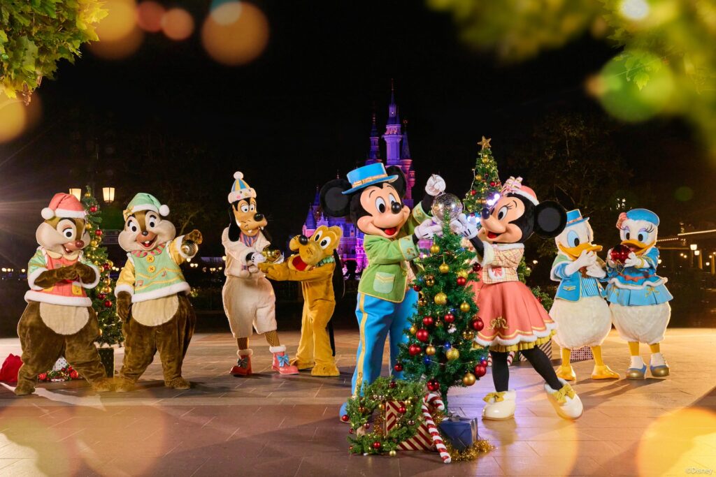 Celebrate the Magic of Winter at Shanghai Disney Resort with the Disney Winter Frostival 6 shandhai disney holiday