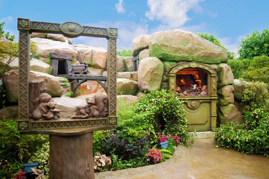 How you can celebrate Disney's New Snow White Movie at the Disney Parks & Resorts around the Globe 8 Snow White Movie