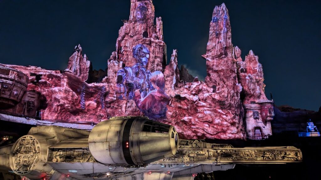 Disneyland's Season of the Force: Our Full Review 5 Disneyland's Season of the Force: Our Full Review 4