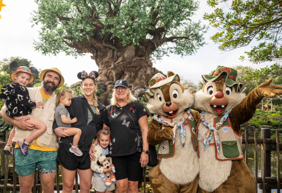 Celebs Enjoy the Magic at Disney Parks This Season 7 Disney Parks